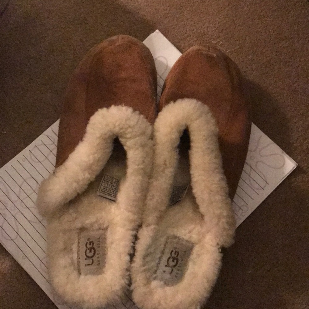 UGG FUZZY CLOGS